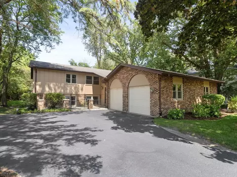 8 E Louis Ave, Lake Forest, IL 60045