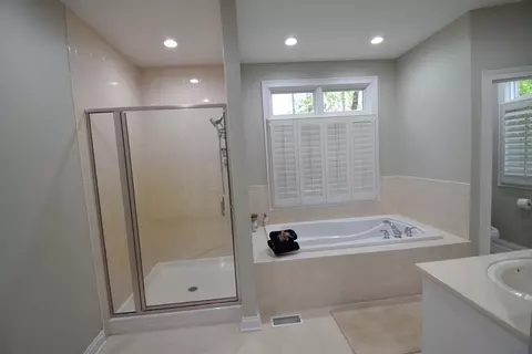 Bath - 29 W023 Bode Rd, Elgin, IL 60120 photo 1 of 7
