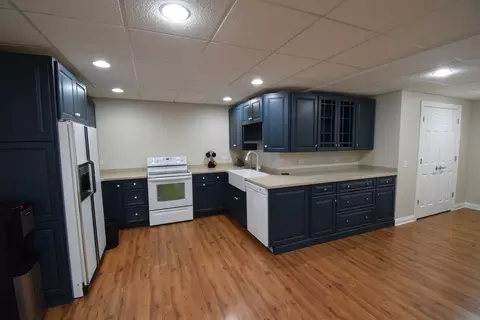 Kitchen - 29 W023 Bode Rd, Elgin, IL 60120 photo 8 of 9