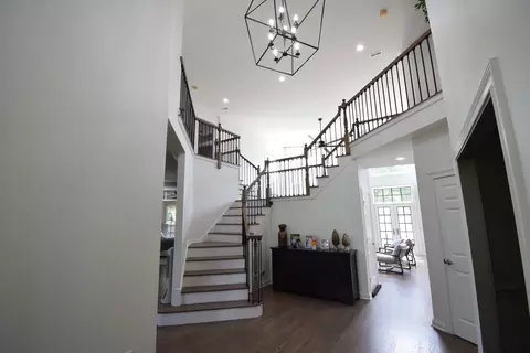 Entry Way - 29 W023 Bode Rd, Elgin, IL 60120 photo 2 of 5