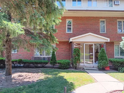 816 W Saint James St #1E, Arlington Heights, IL 60005