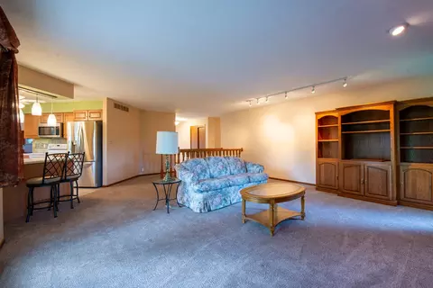 829 Sutton Pl, Freeport, IL 61032 photo 9