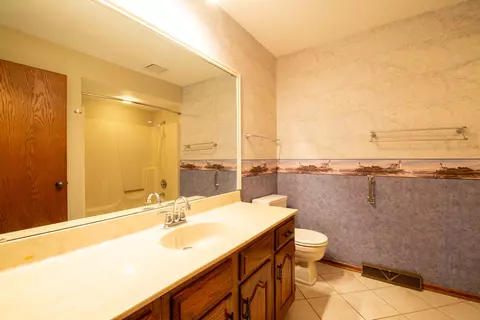 829 Sutton Pl, Freeport, IL 61032 photo 12