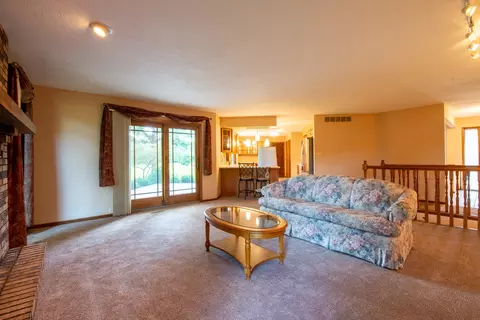 829 Sutton Pl, Freeport, IL 61032 photo 8