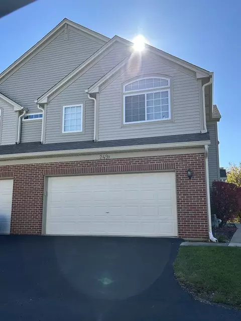 249 Nicole Dr #1F, South Elgin, IL 60177