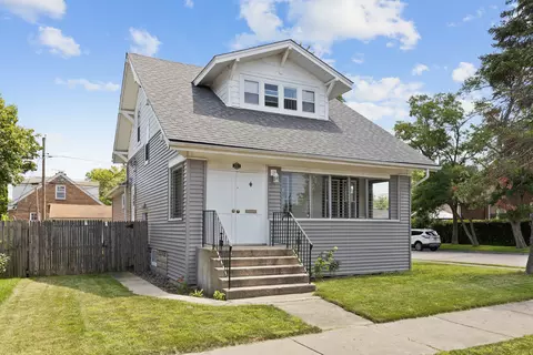 201 Dorchester Ct, Waukegan, IL 60085