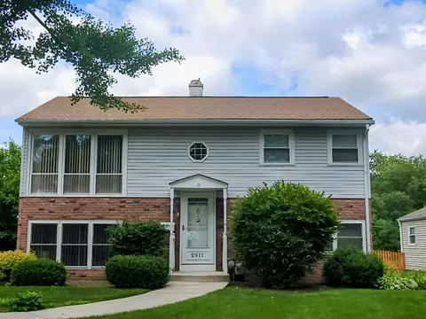 2911 Cardinal Dr, Rolling Meadows, IL 60008