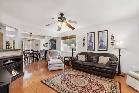 928 Serendipity Dr, Aurora, IL 60504 photo 4
