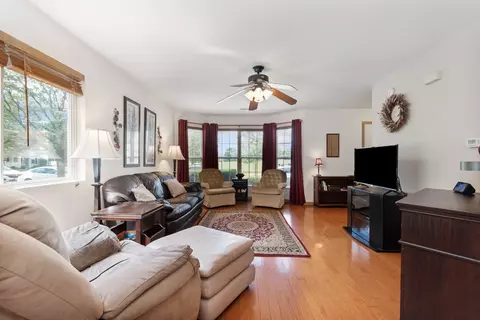 928 Serendipity Dr, Aurora, IL 60504 photo 3