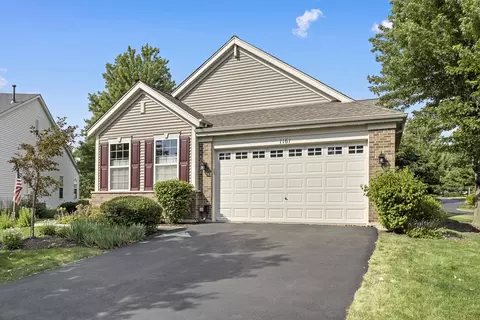 1161 Heathrow Ct, Aurora, IL 60502