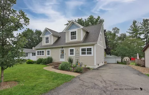 17921 W Kewaunee Dr, Grayslake, IL 60030