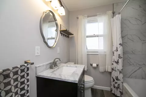 Bath - 1165 S 8th Ave, Kankakee, IL 60901 photo 1 of 1