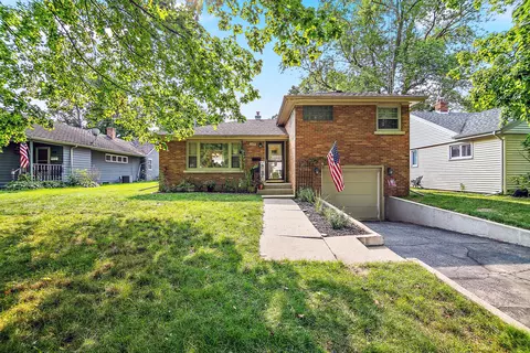 1165 S 8th Ave, Kankakee, IL 60901