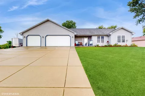 8601 Thompson Dr, Waterford, WI 53185