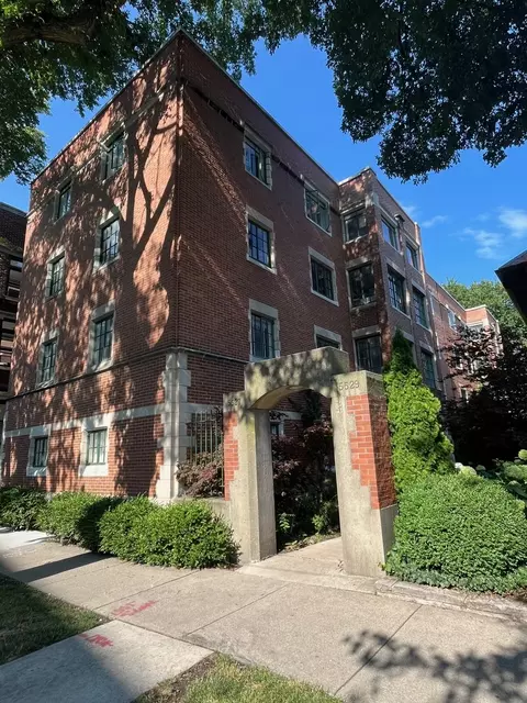 5527 S University Ave #2W, Chicago, IL 60637