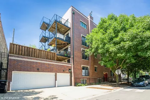 2042 N Point St #2, Chicago, IL 60647