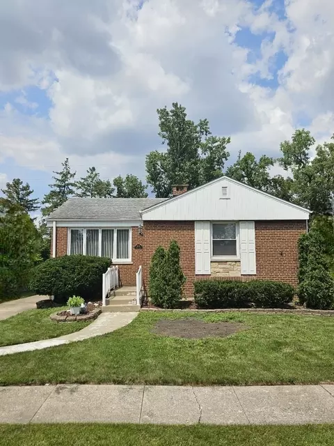 9824 Drury Ln, Westchester, IL 60154