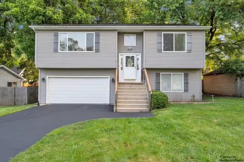 8710 Memory Trl, Wonder Lake, IL 60097