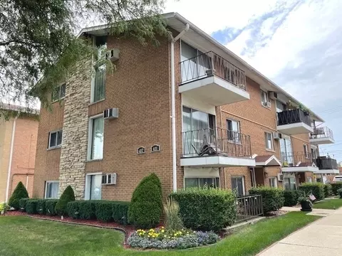 6111 W 64th Pl #5, Chicago, IL 60638