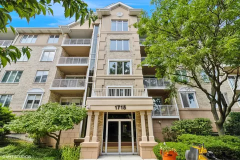 1715 Pavilion Way #408, Park Ridge, IL 60068