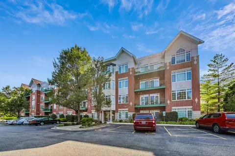 640 Mchenry Rd #203, Wheeling, IL 60090 photo 3