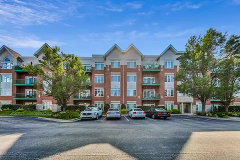 640 Mchenry Rd #203, Wheeling, IL 60090 photo 2