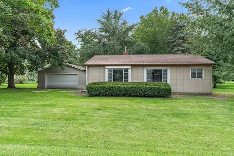230 N Cedar St, Leland, IL 60531