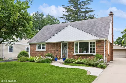 312 N Pine St, Mount Prospect, IL 60056