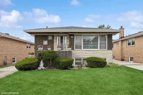 7920 Melvina Ave, Burbank, IL 60459
