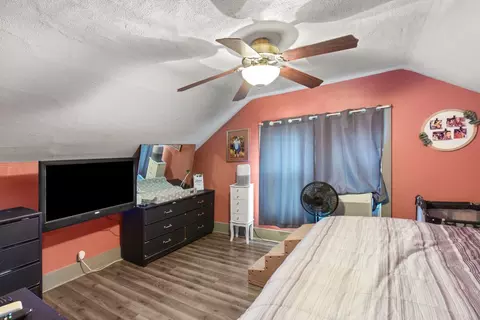 Bedroom - 815 Madison Ave, Dixon, IL 61021 photo 2 of 2