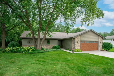 444 Valley Forge Trl, Rockton, IL 61072