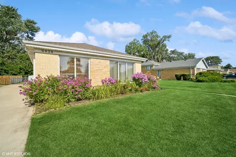 6926 N Crawford Ave, Lincolnwood, IL 60712