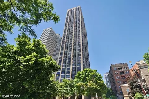 2650 N Lakeview Ave #808, Chicago, IL 60614