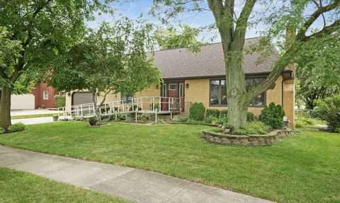 16913 Thackery Ave, Oak Forest, IL 60452