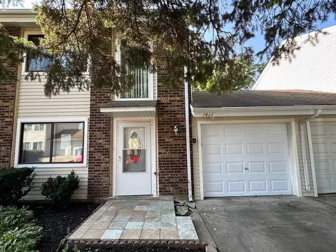 1633 E Waterford Ln, Palatine, IL 60074