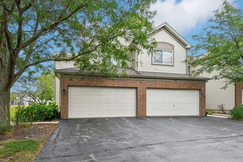 819 Asbury Dr, Aurora, IL 60502