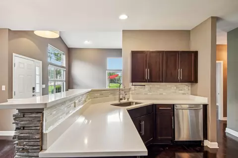 819 Asbury Dr, Aurora, IL 60502 photo 9