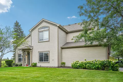 819 Asbury Dr, Aurora, IL 60502 photo 2