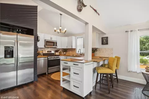 Kitchen - 708 Oeffling Dr, Mchenry, IL 60051 photo 1 of 2