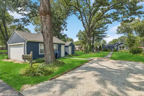 Exterior - 708 Oeffling Dr, Mchenry, IL 60051 photo 5 of 5