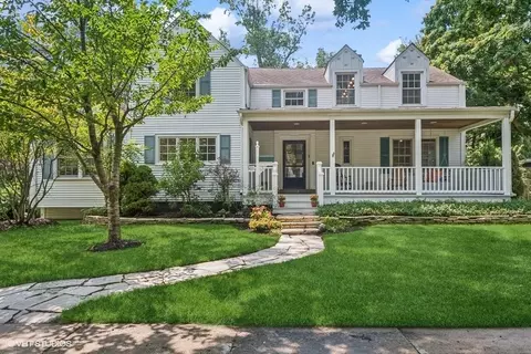 1611 Greenwood Ave, Wilmette, IL 60091