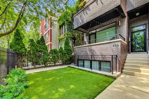 908 N Hermitage Ave #2, Chicago, IL 60622