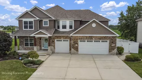 408 E Frontier Dr, Minooka, IL 60447