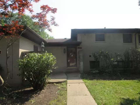 8864 E Prairie Rd, Skokie, IL 60076