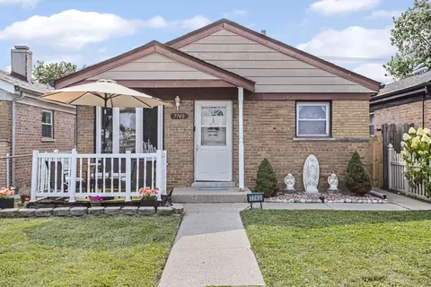7740 Newland Ave, Burbank, IL 60459