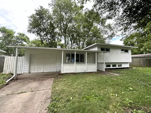 76 Circle E Dr, Montgomery, IL 60538