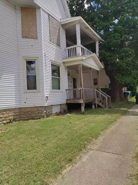 661 E Station St, Kankakee, IL 60901 photo 3