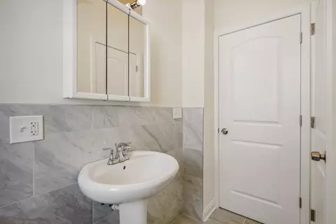 Bath - 1417 E 75th St, Chicago, IL 60619 photo 2 of 2