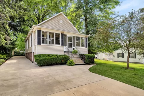 1807 Peoria St, Peru, IL 61354