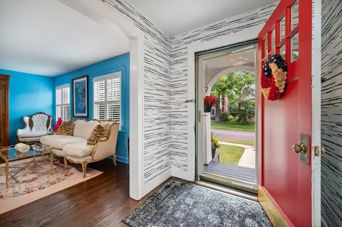 Entry Way - 223 E Scranton Ave, Lake Bluff, IL 60044 photo 1 of 1
